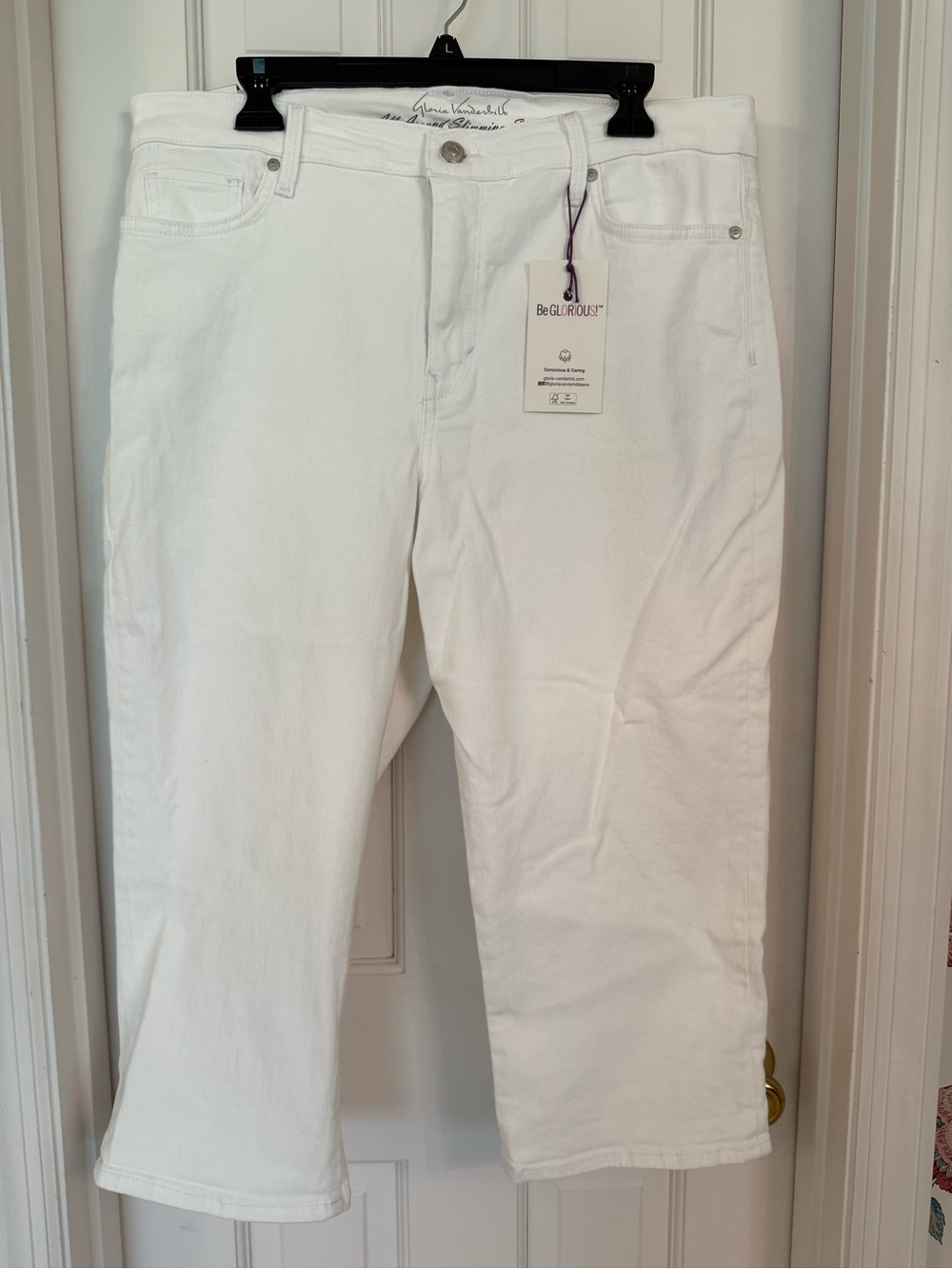 White Women's High-Rise Straight Jeans/Capri